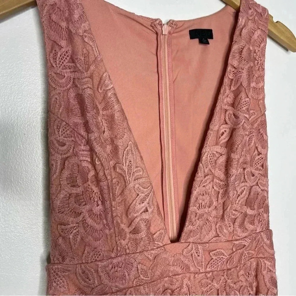 NBD Revolve Faith Floral Lace Embroidered Pink Lace Mini Dress Size Small - Picture 5 of 9